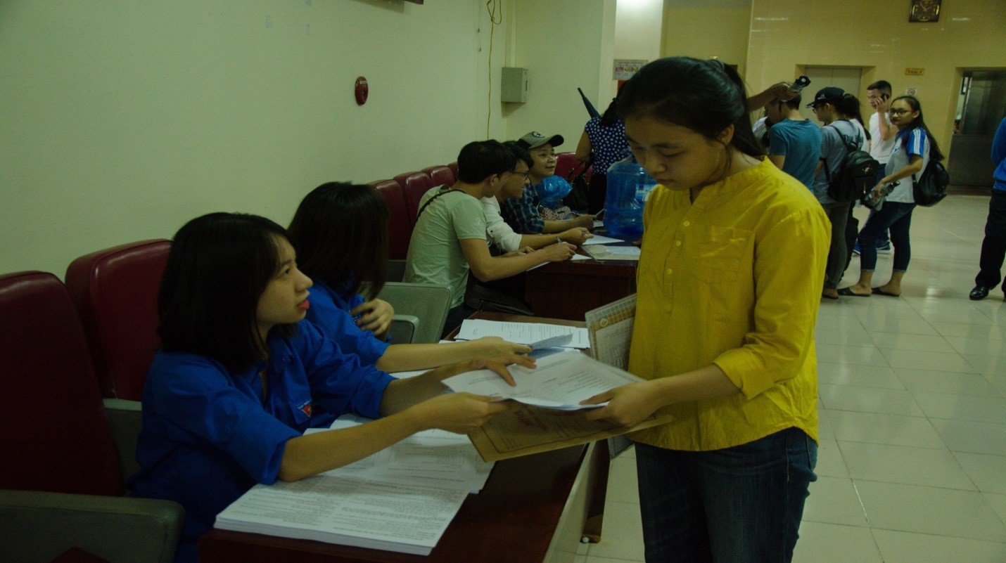 Chương trình Tiếp sức đến trường Hỗ trợ tân sinh viên nhập học 2