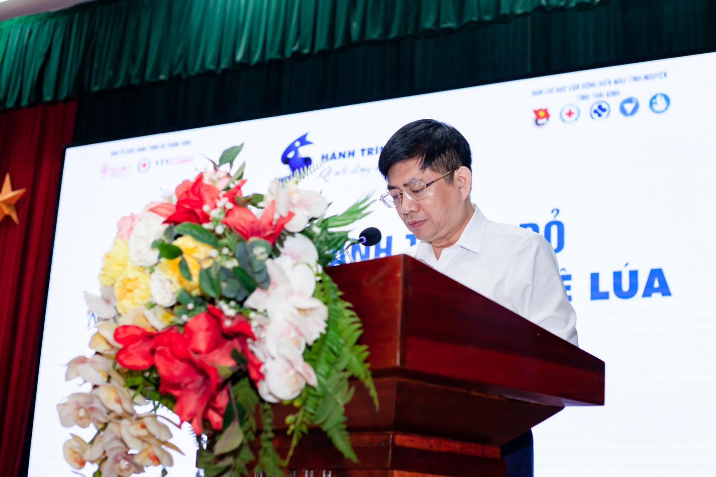 TTND.PGS.TS Nguyễn Thanh Bình phát biểu tại khai mạc tại chương trình Hiến máu Hành trình đỏ 'Giọt hồng quê lúa'